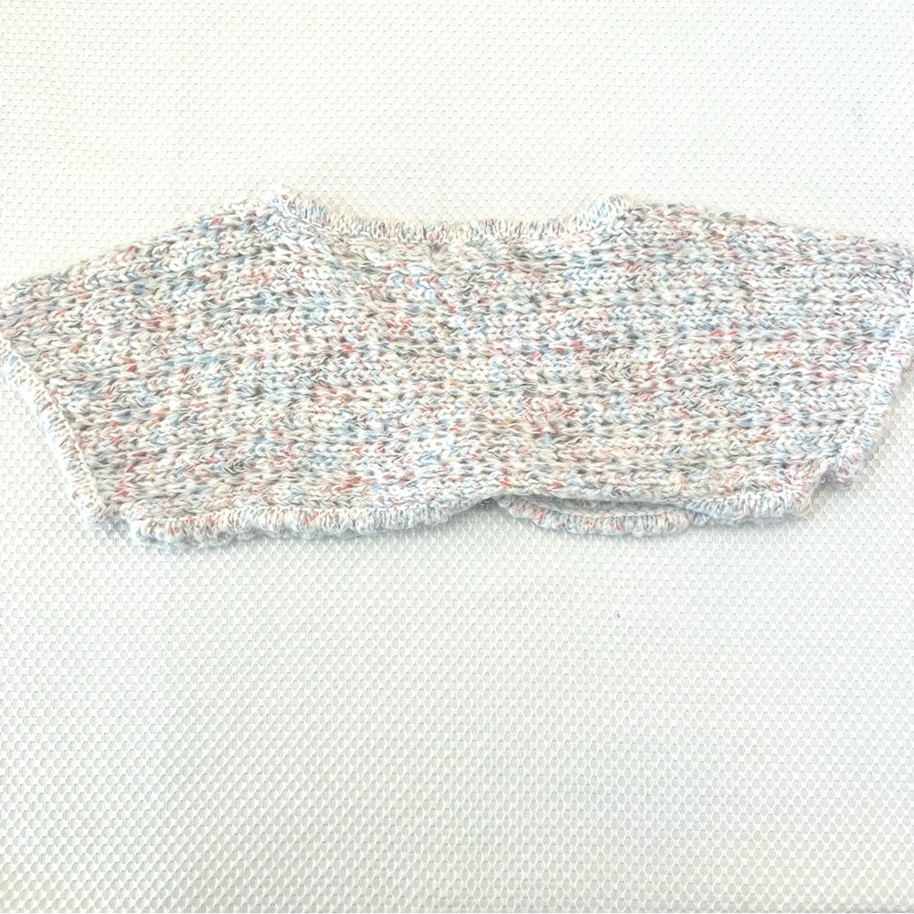 Guess Pastel Sweater Shoulder Cover with Brooch New With Tags B19/5 - Picture 4 of 10